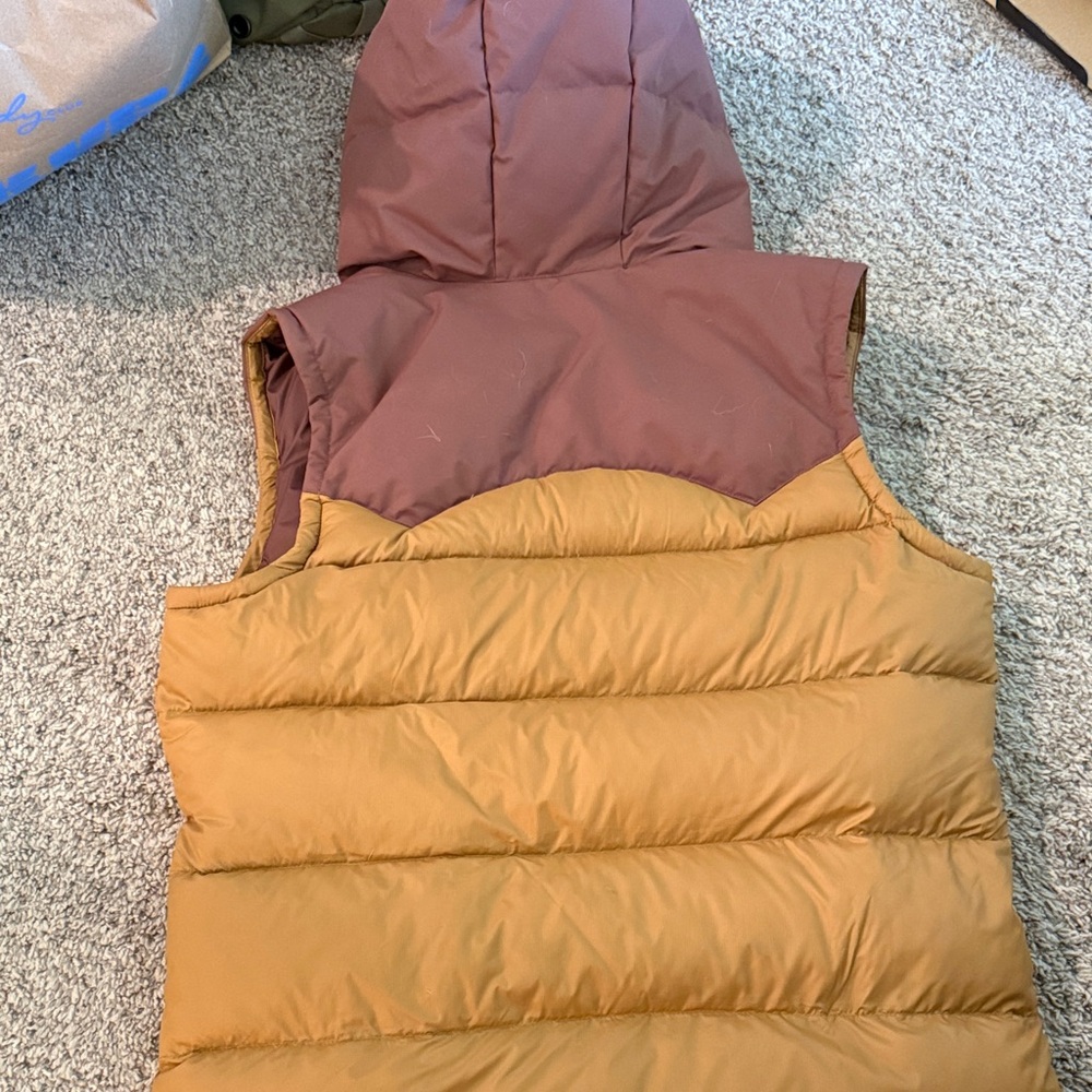 Patagonia bivy womens  Puffer Vest L NWOT - Picture 2 of 4